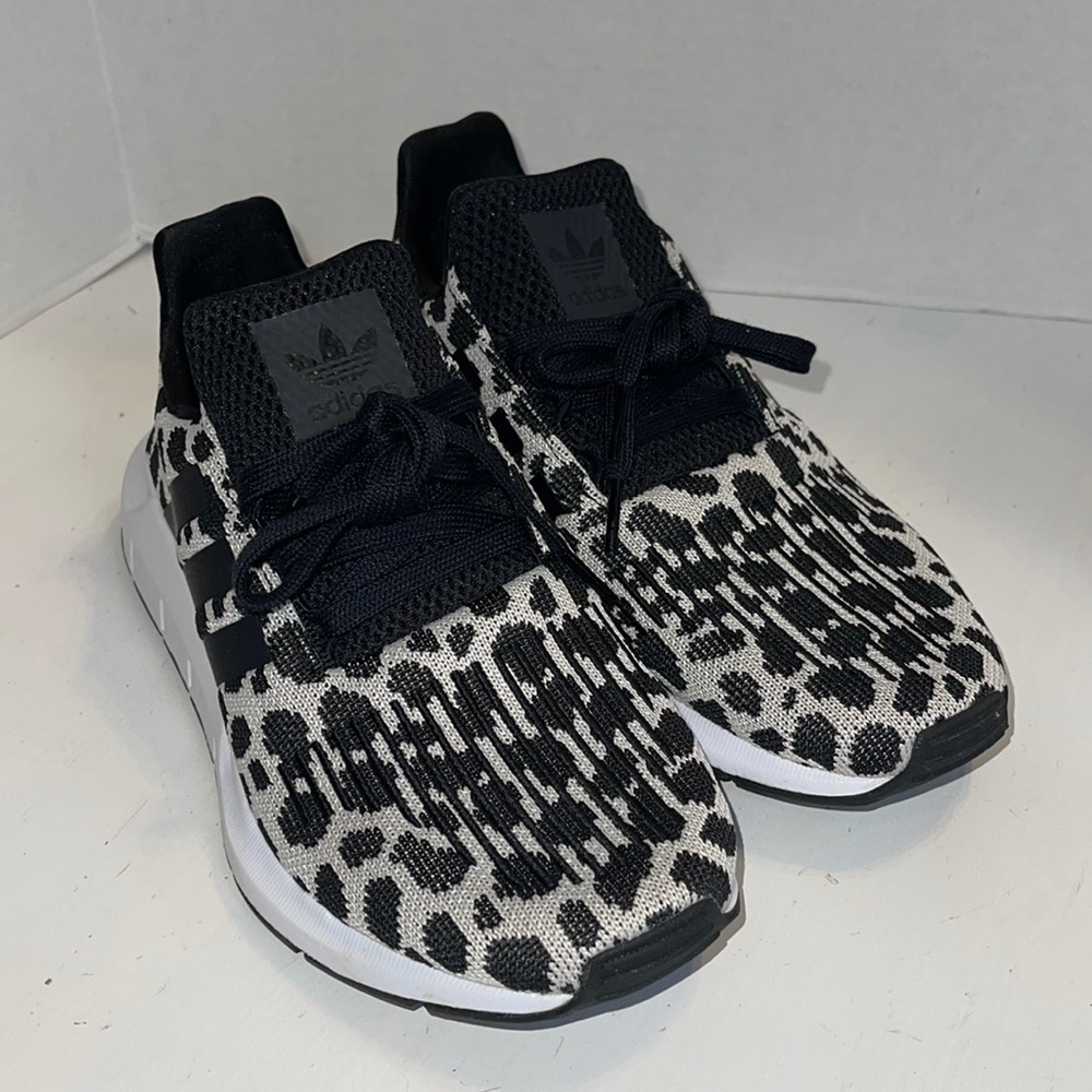 Adidas Swift Run Raw White / Core Black / Carbon Leopard Lace Up Sneaker 6